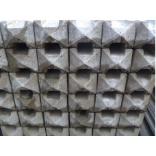 Concrete Slotted Semi Dry Intermediate Post
